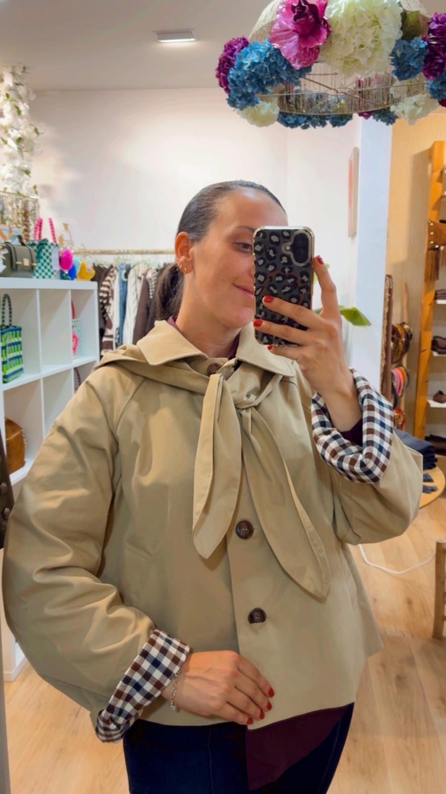 GABARDINA CAPUCHA EXTRAIBLE