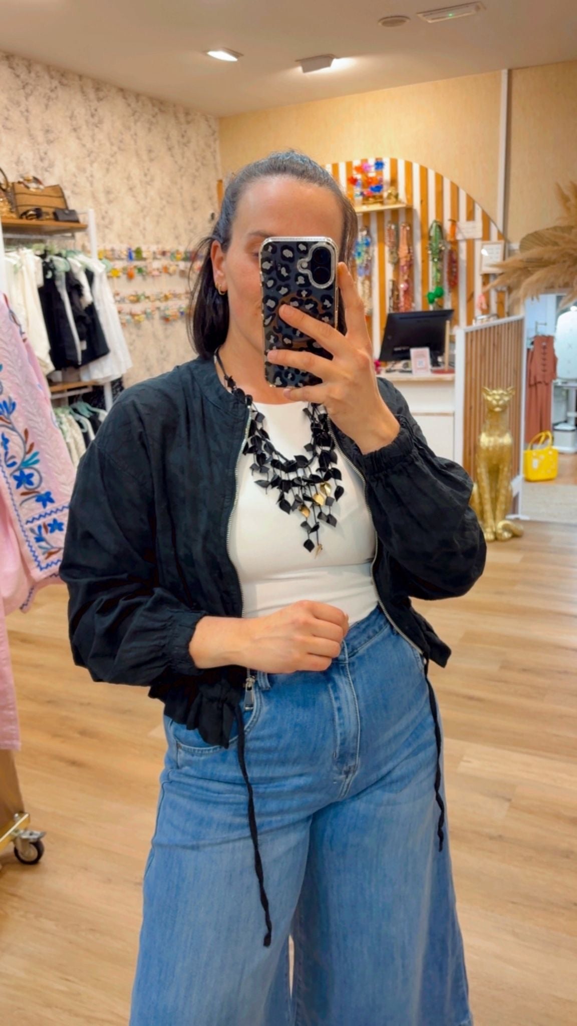 BOMBER CORA
