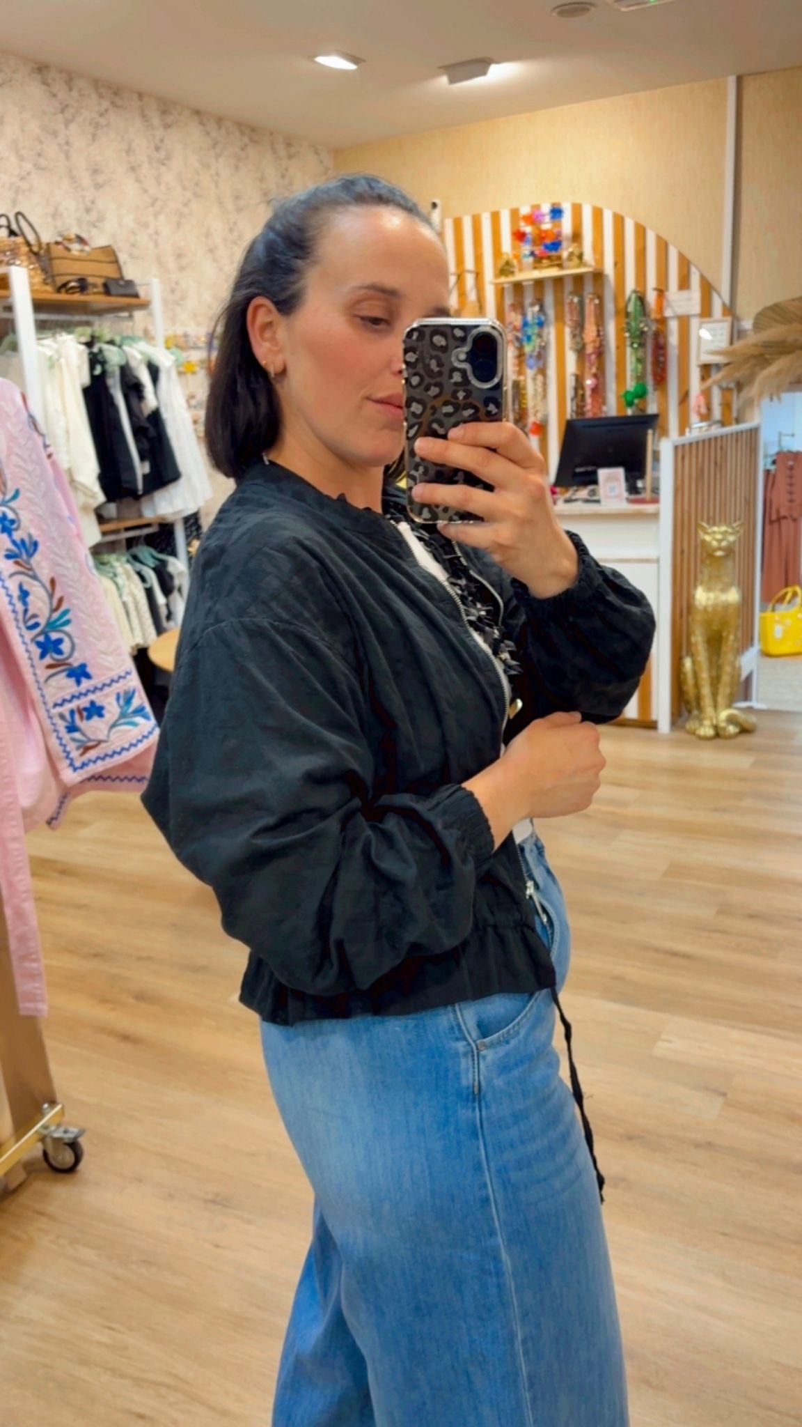 BOMBER CORA
