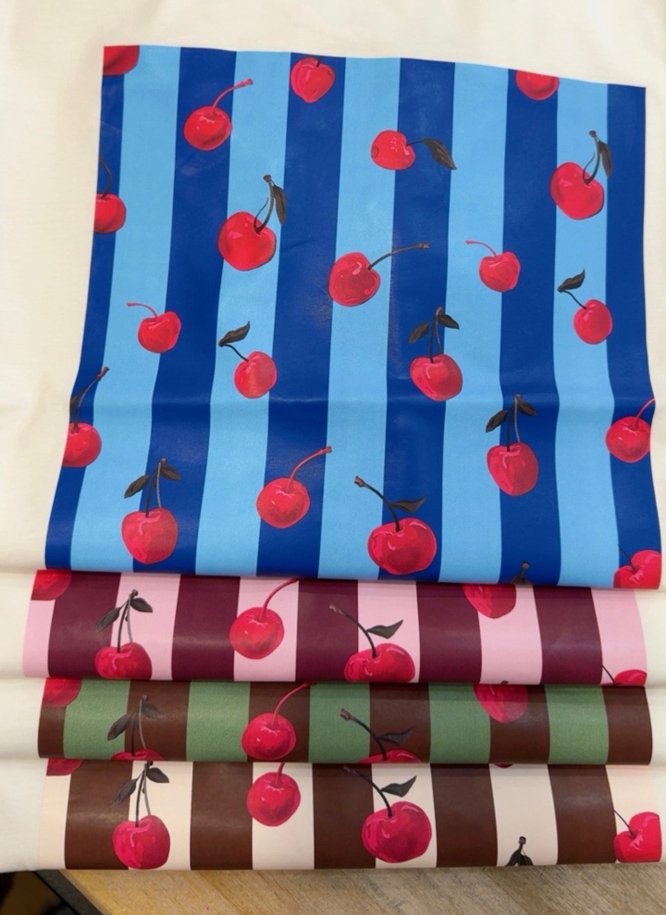 CAMISETA STRIPES CHERRY