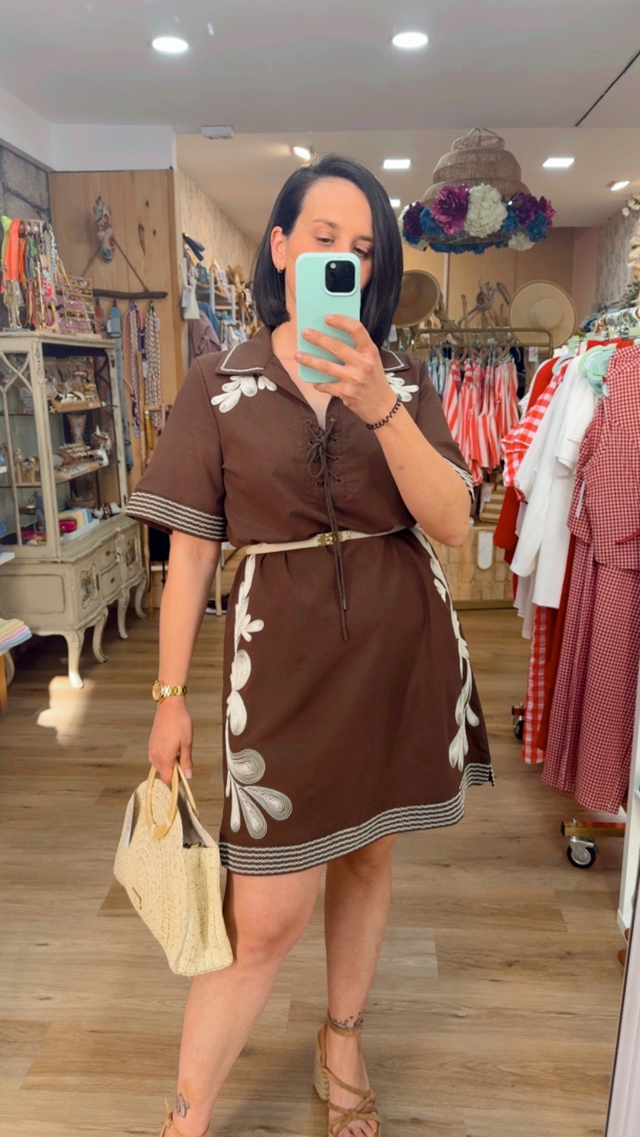 VESTIDO BORDADO CONIL